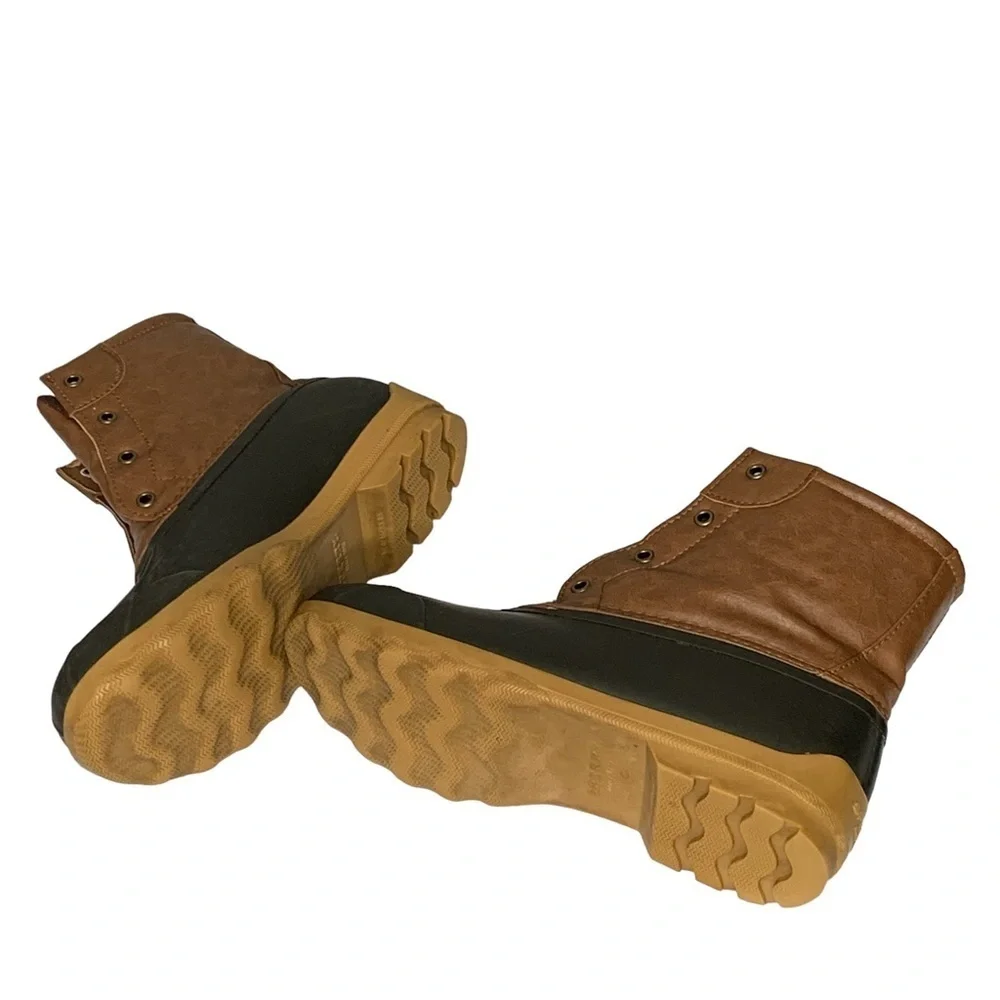 Sperry boys Port Boot‎ in brown laces missing. Size 6
